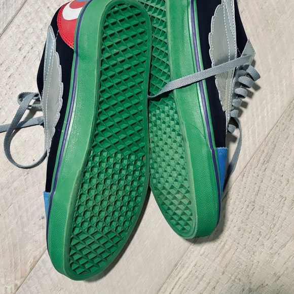 Vans x Marvel Avengers Old Skool Skate Shoe New, Marvel Avengers collab - Picture 3 of 6